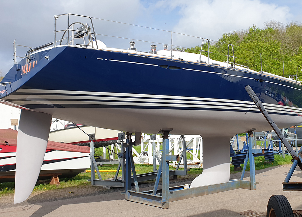 Die Werbeagentur Schilling gestaltet und setzt Werbetechnik um - ganz nach Ihren Vorgaben und Wünschen. Malu Yachtfolierung.