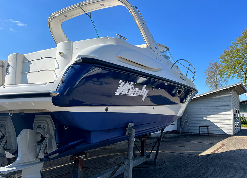 Bootsbeklebung_Streifen und Name